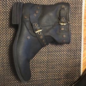 Skechers black zip up boots. Size 7.5